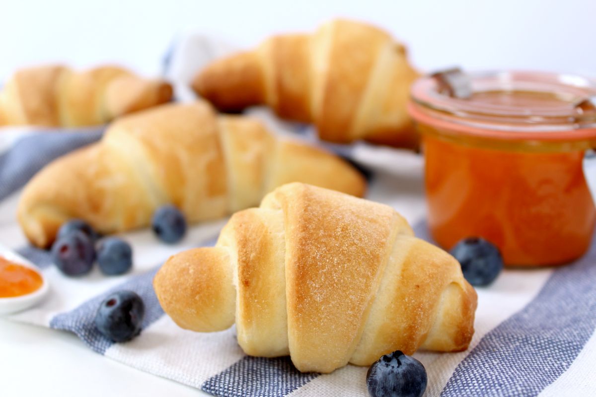 Frühstücks-Hörnchen mit Marmelade - Christina Waitforit